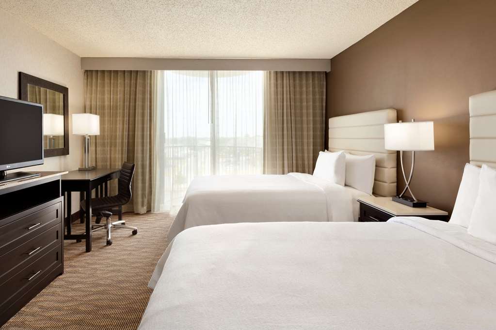 Фото Embassy Suites by Hilton Oklahoma City Will Rogers Airport