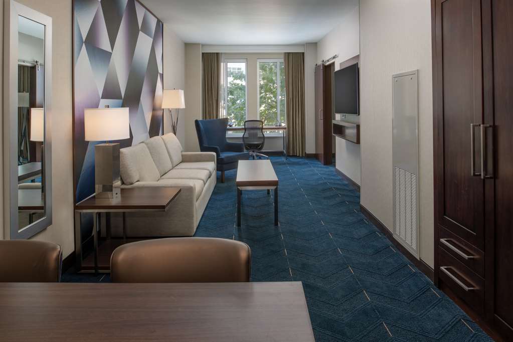 Фото Embassy Suites by Hilton Seattle Downtown Pioneer Square