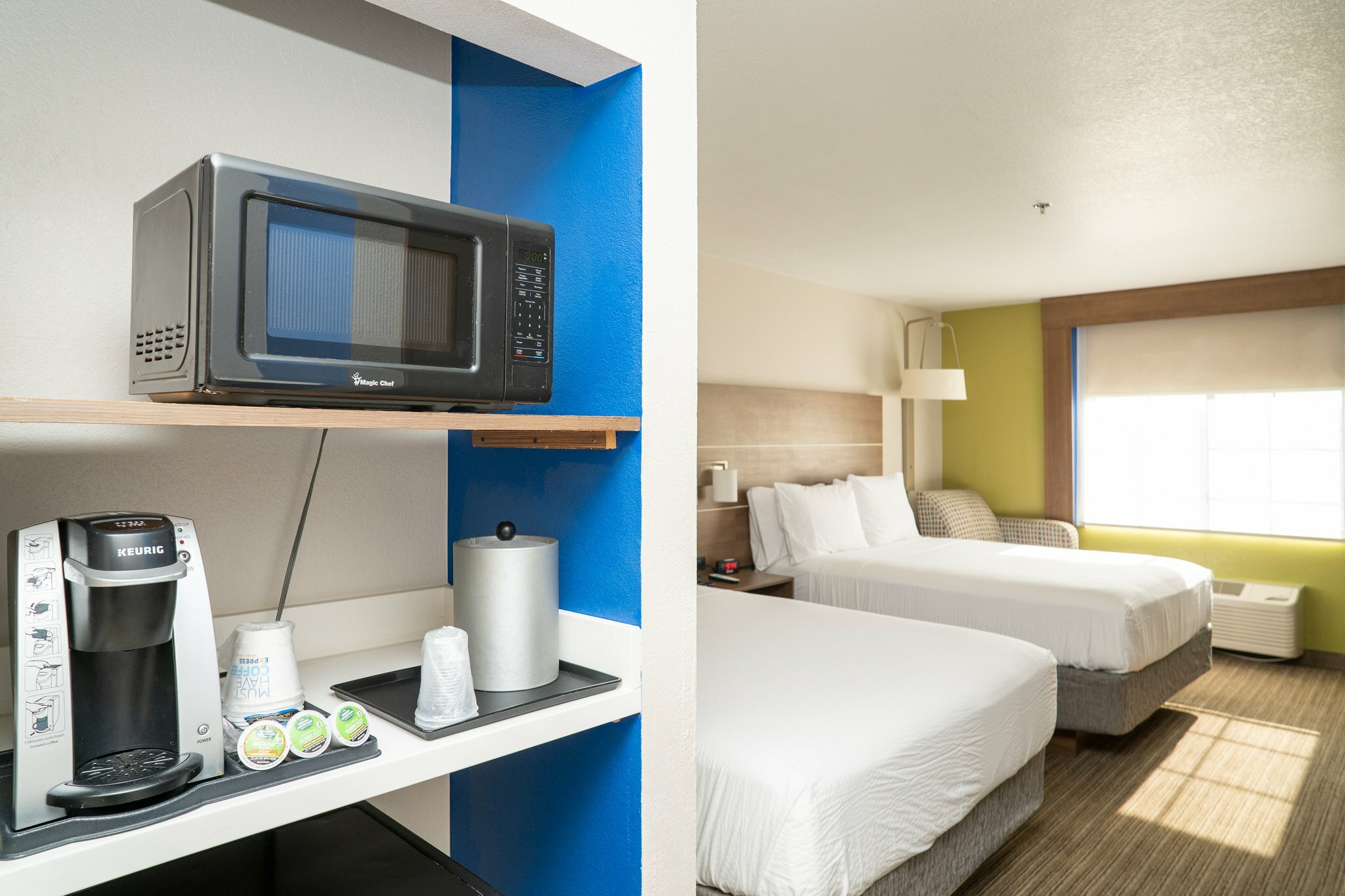 Фото Holiday Inn Express Hotel & Suites Hesperia, an Ihg Hotel