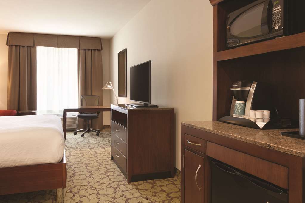 Фото Hilton Garden Inn Boston Logan Airport