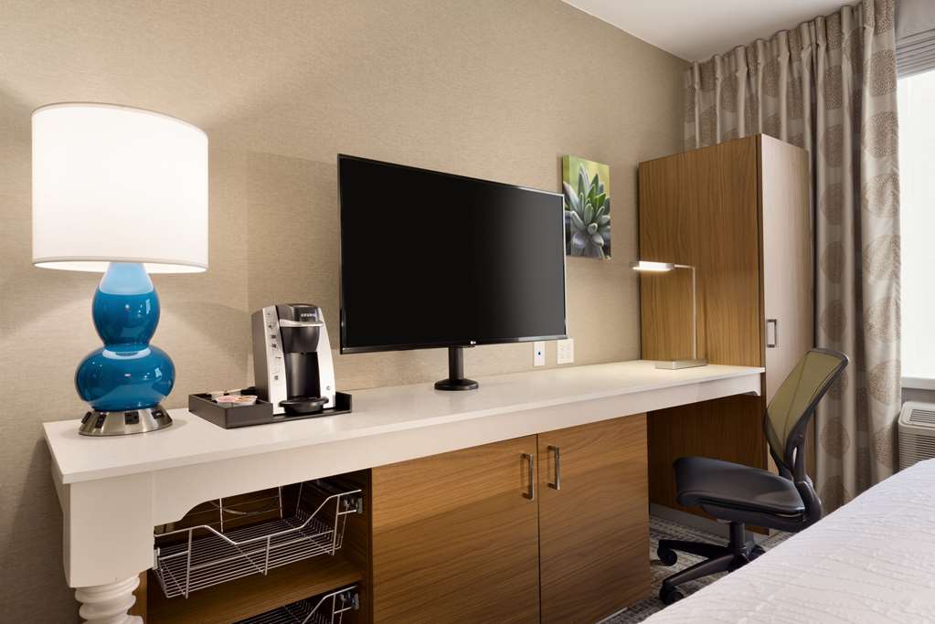 Фото Hilton Garden Inn New York Times Square South