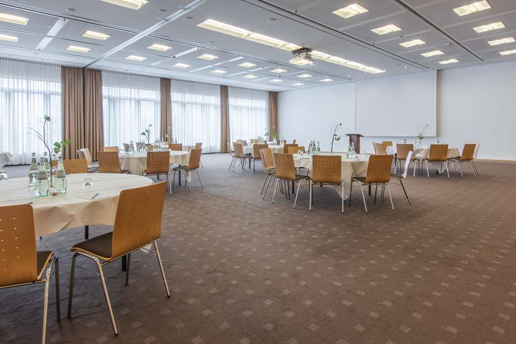 Фото Radisson Blu Hotel, Hannover