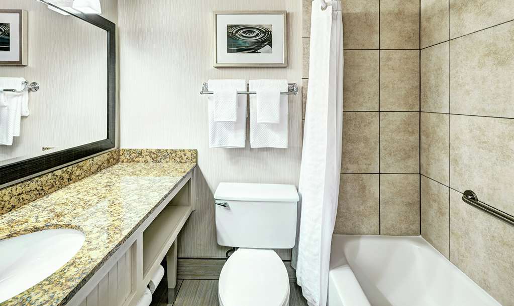 Фото DoubleTree by Hilton Milwaukee Downtown