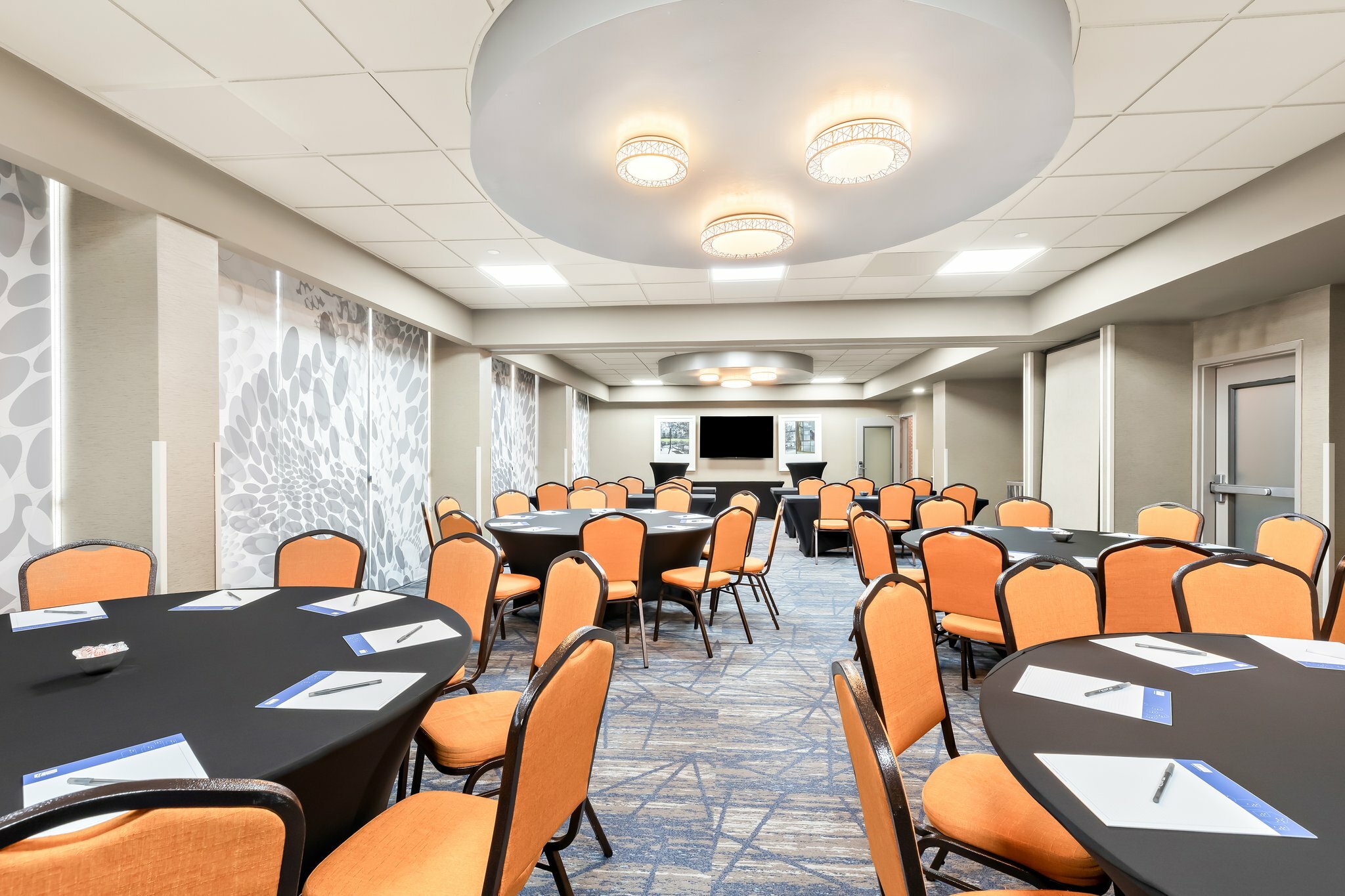 Фото Holiday Inn Express Atlanta Galleria - Ballpark Area, an Ihg Hotel