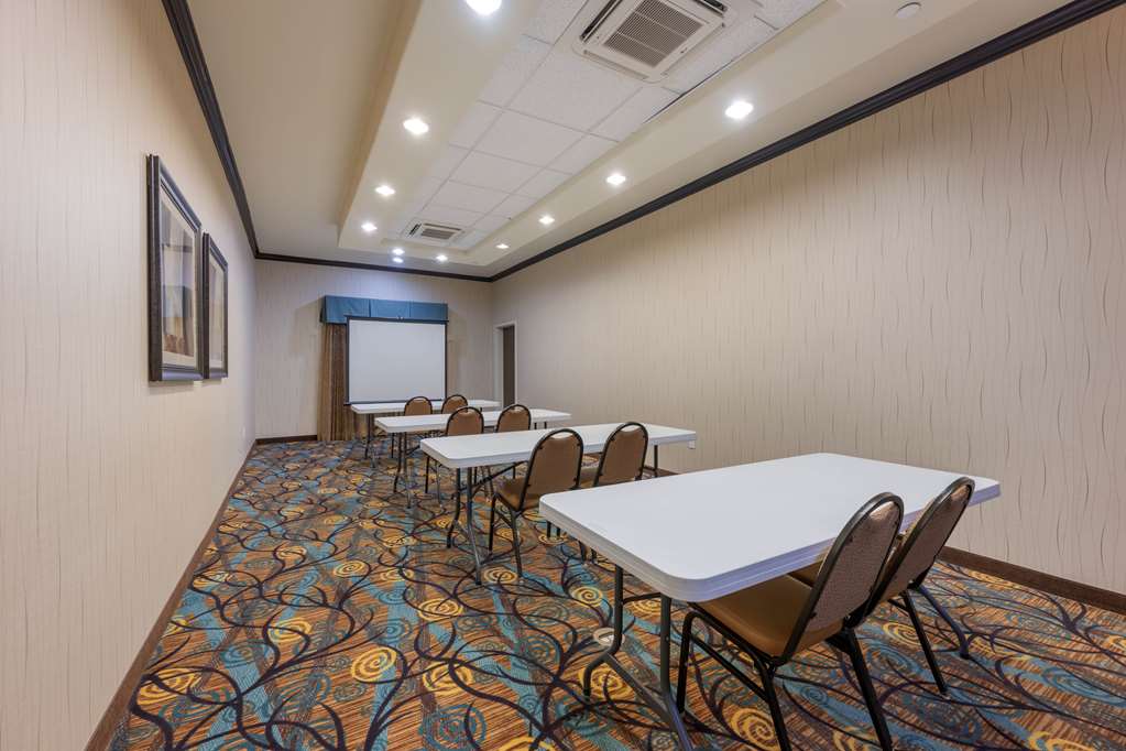 Фото Best Western Plus Midland Suites