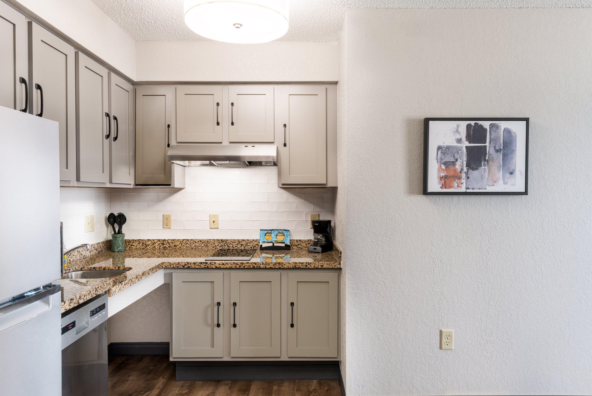 Фото Candlewood Suites Eagan Arpt South - Mall Area, an Ihg Hotel