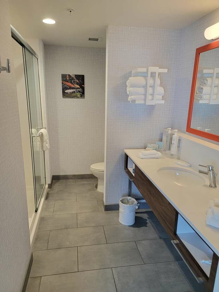 Фото Hampton Inn & Suites Erie Bayfront
