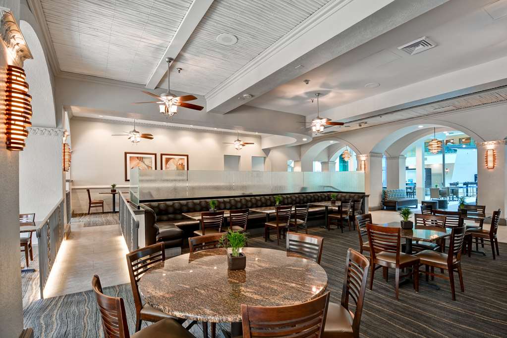 Фото Embassy Suites by Hilton Miami International Airport