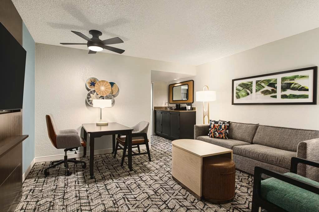 Фото Embassy Suites by Hilton Fort Lauderdale 17th Street 