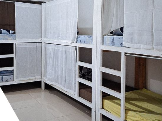 Фото Obaid's Condo in Winland Towers