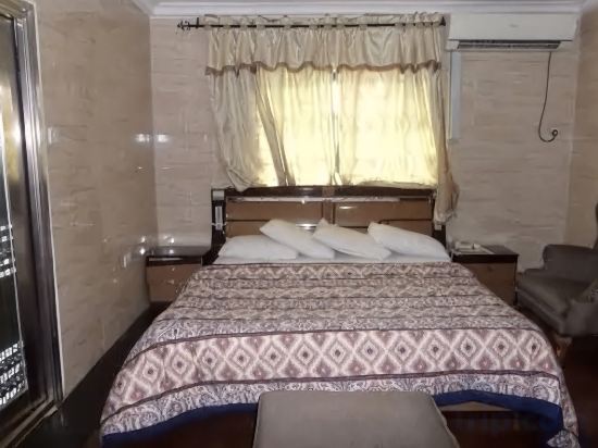 Фото Cynergy Suites Apapa