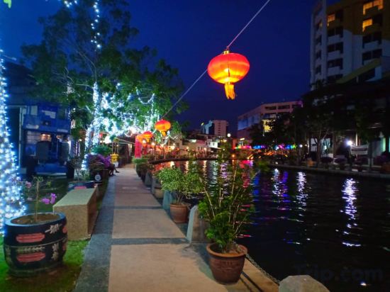 Фото 906 Riverside Hotel