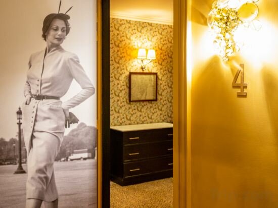 Фото Отель West End