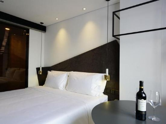 Фото Atour Hotel Dabaishu Hongkou Shanghai