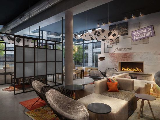 Фото Moxy Frankfurt City Center