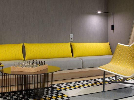 Фото Courtyard by Marriott Paris Gare de Lyon