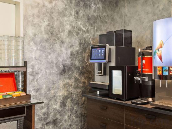 Фото Amedia Express Prag, Trademark Collection by Wyndham