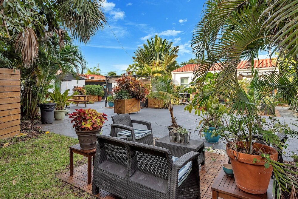 Фото Oasis Hotel