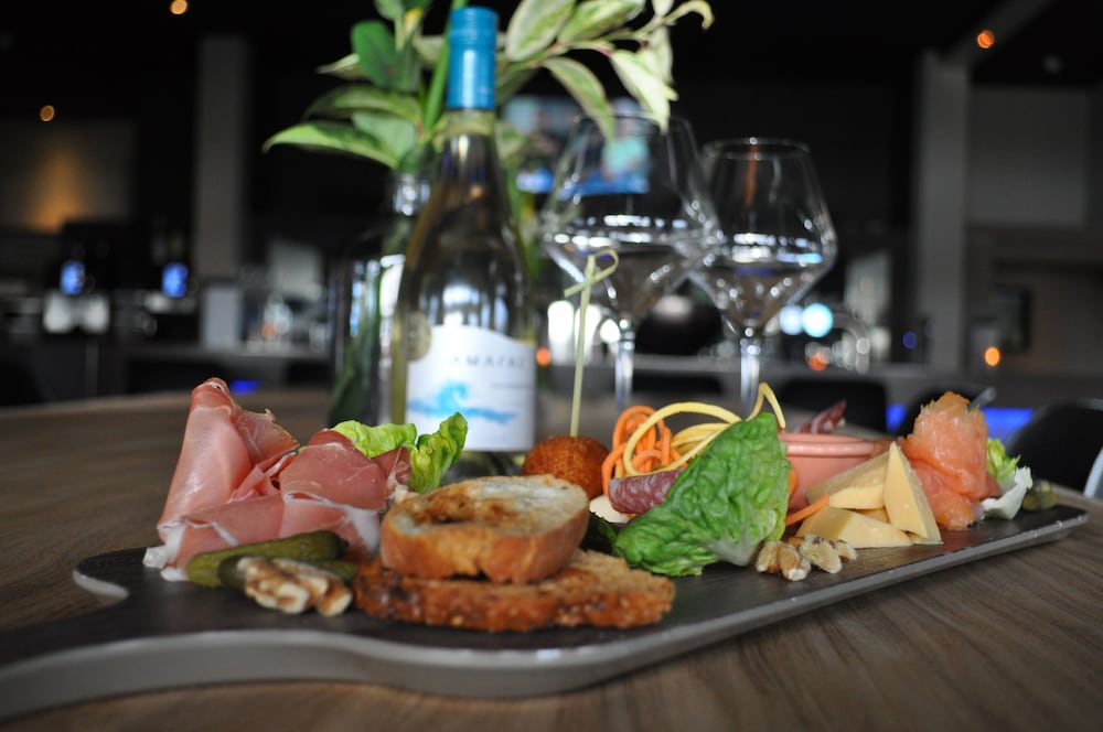 Фото Van der Valk Hotel Ara Zwijndrecht