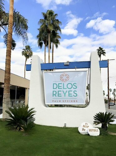 Внешний вид отеля Delos Reyes Palm Springs в Палм-Спрингс, фото 2