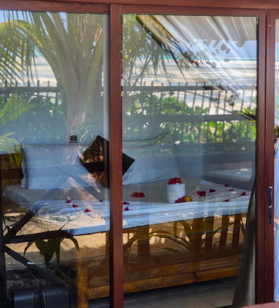 Фото Jambiani White Sands 