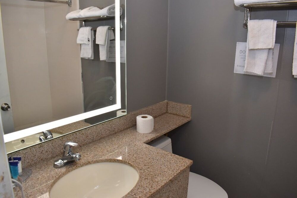 Фото Pilgrim Inn & Cottages