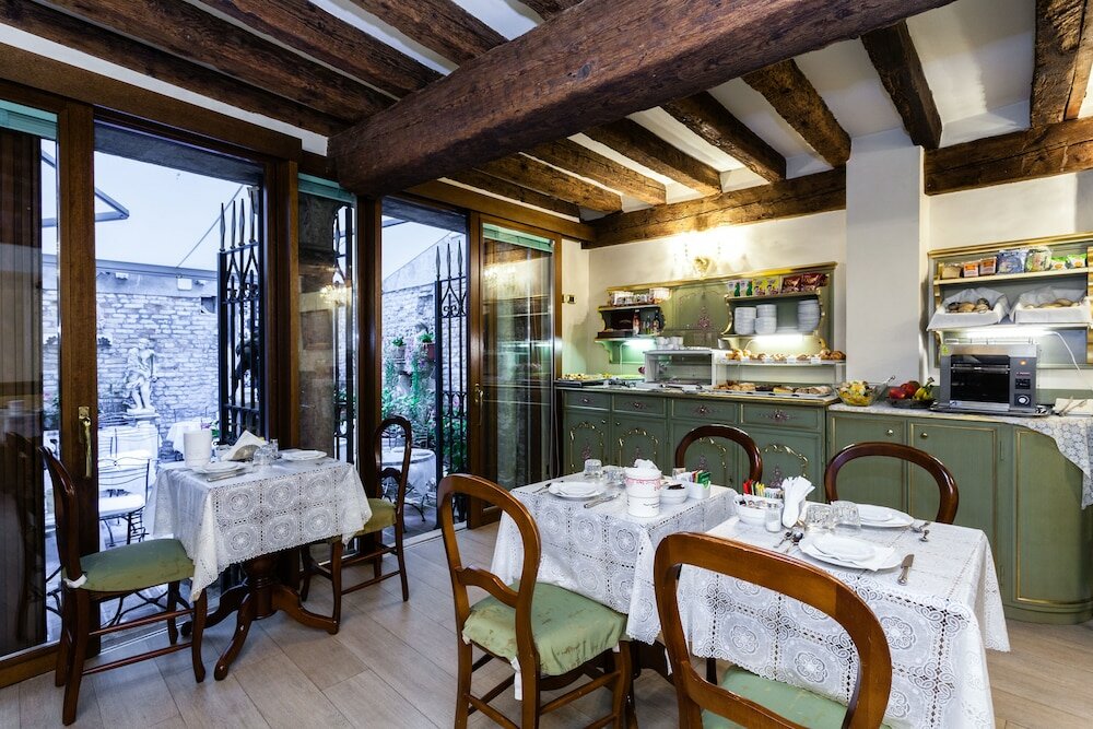 Фото Hotel Al Ponte Mocenigo