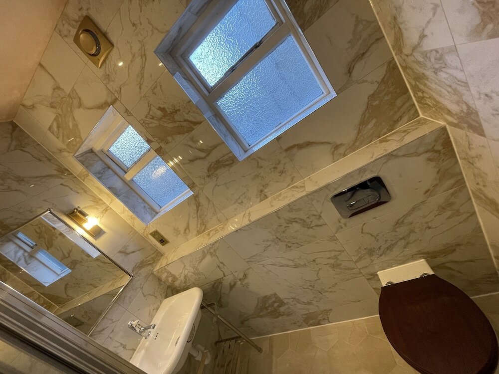 Фото Albany Hotel