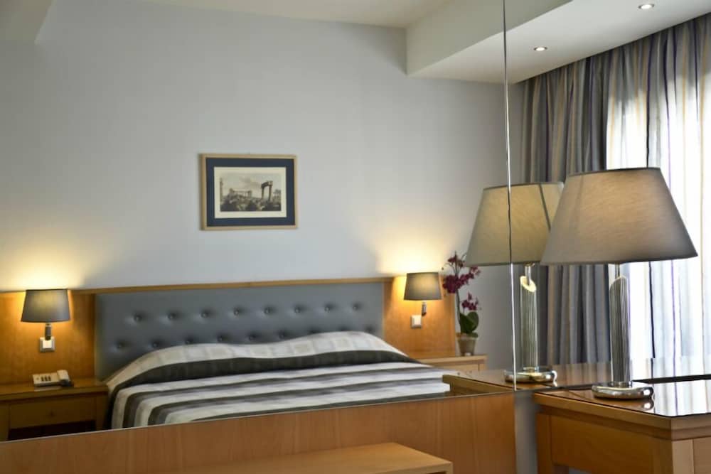 Фото Athena Hotel