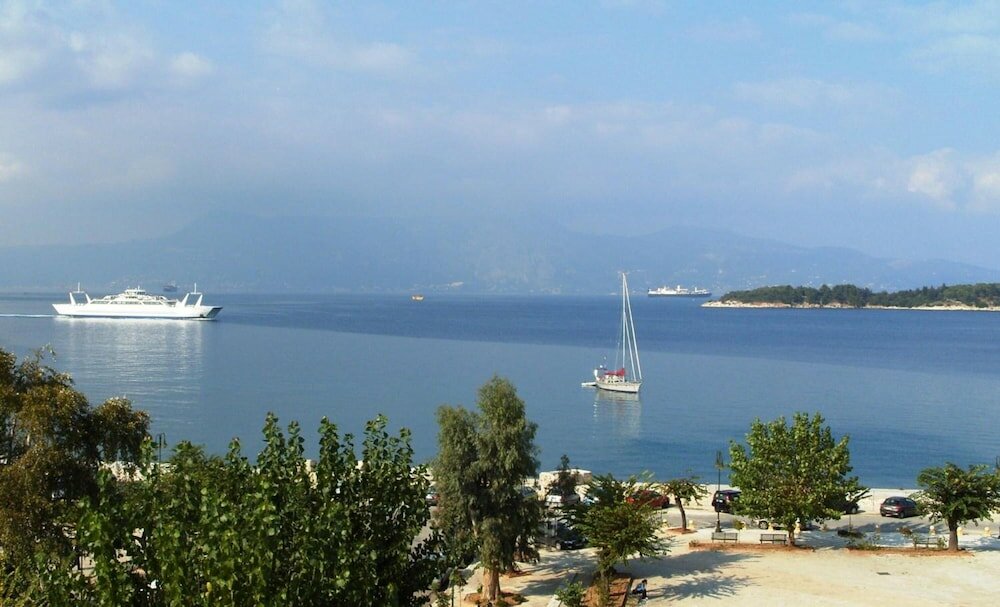 Фото Konstantinoupolis Hotel