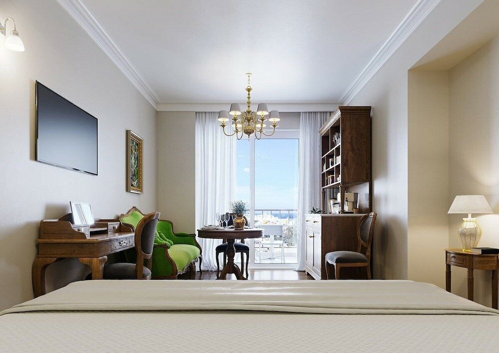 Фото Legacy Gastro Suites