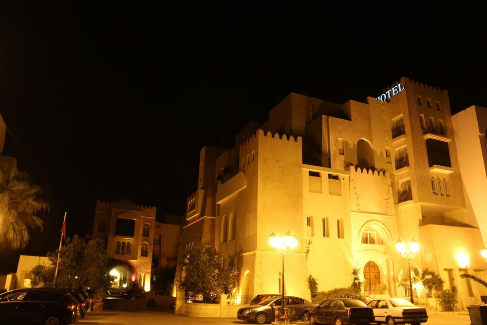 Фото отеля 1