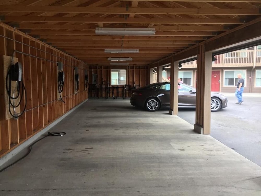 Фото The Waldport Inn