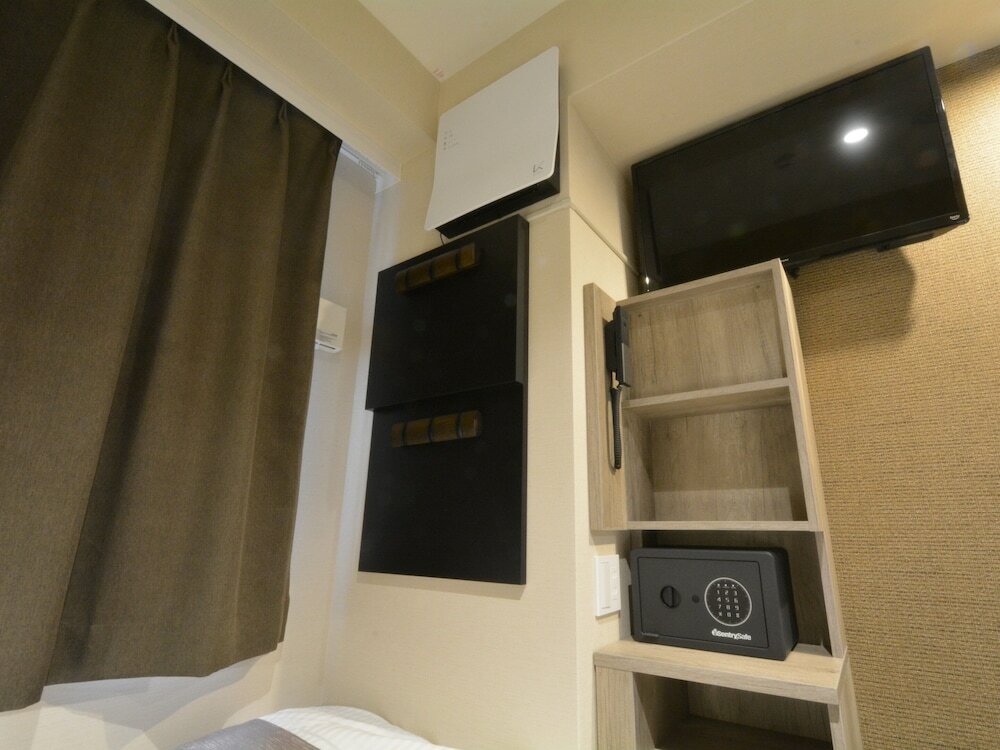 Фото Hotel Sanrriott Shinsaibashi