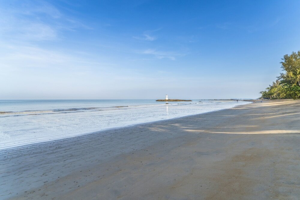 Фото Baan Khaolak Beach Resort