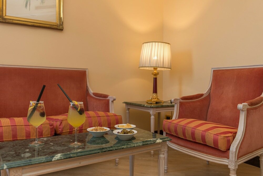 Фото Shg Hotel De La Ville