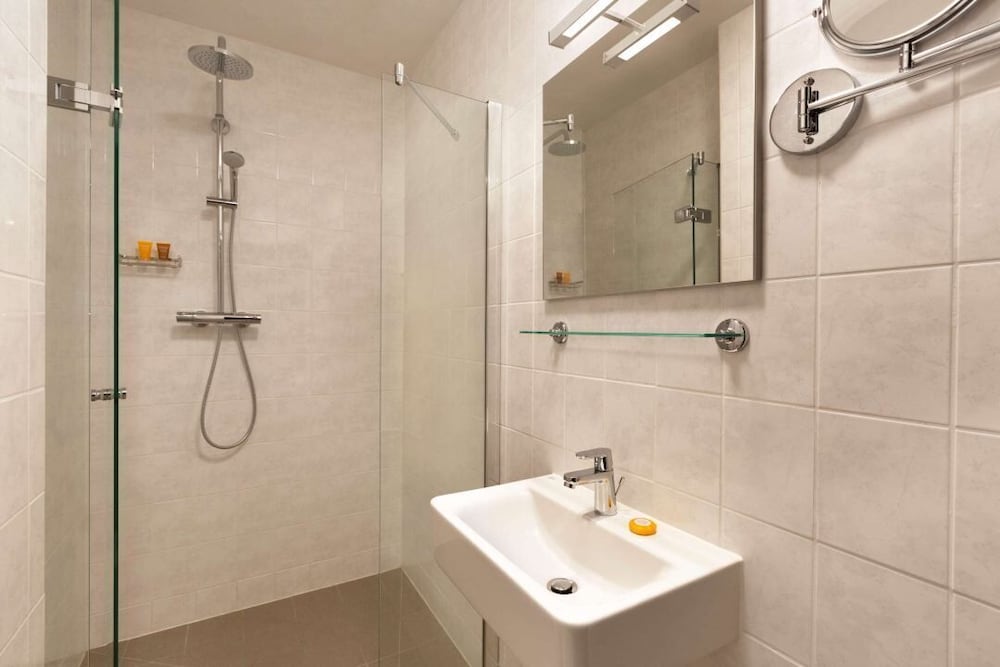 Фото Rotterdam Teleport Hotel