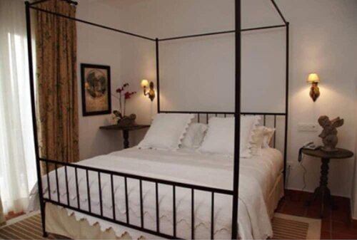 Внешний вид отеля B bou Hotel Cortijo Bravo в Веле́с-Малаге, фото 4