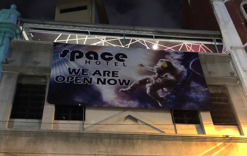 Фото Space Hotel