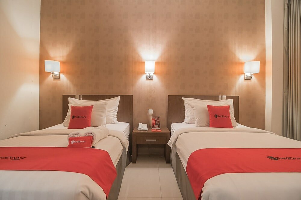 Фото RedDoorz Premium near Paris Van Java Mall