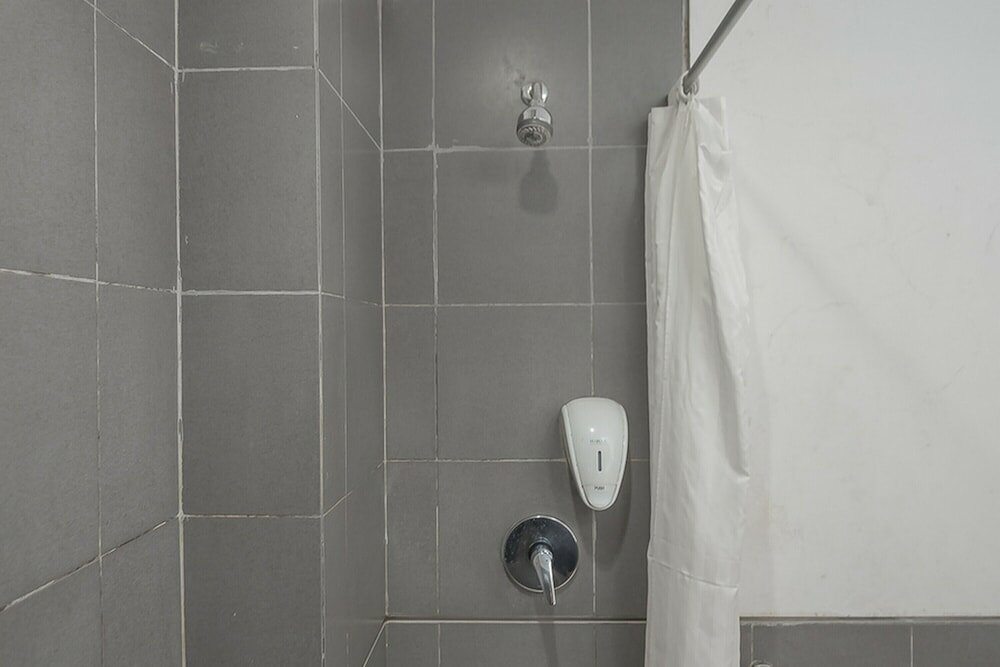 Фото RedDoorz Premium near Paris Van Java Mall