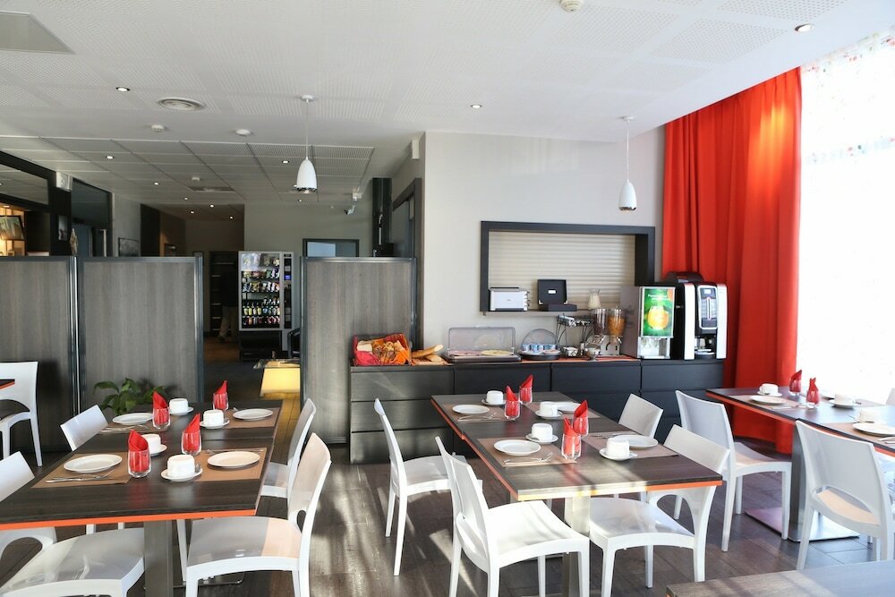 Фото Adonis Paris Sud