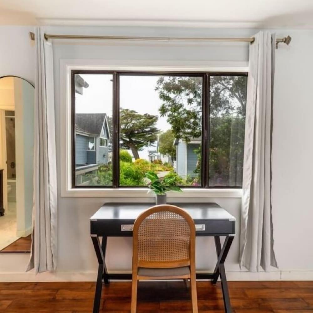 Фото Agate Cove Inn