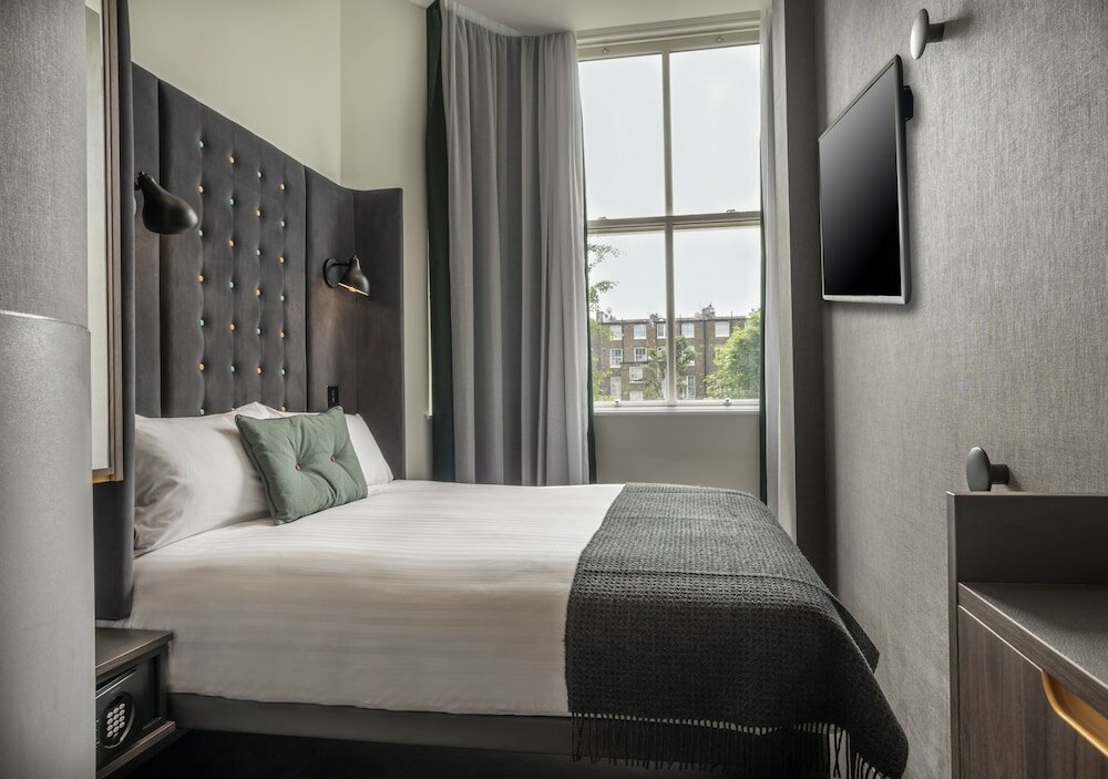 Фото Point A Kensington Olympia