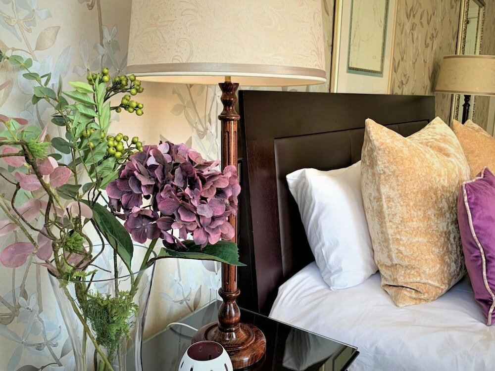 Фото Abbey Manor Luxury Guesthouse