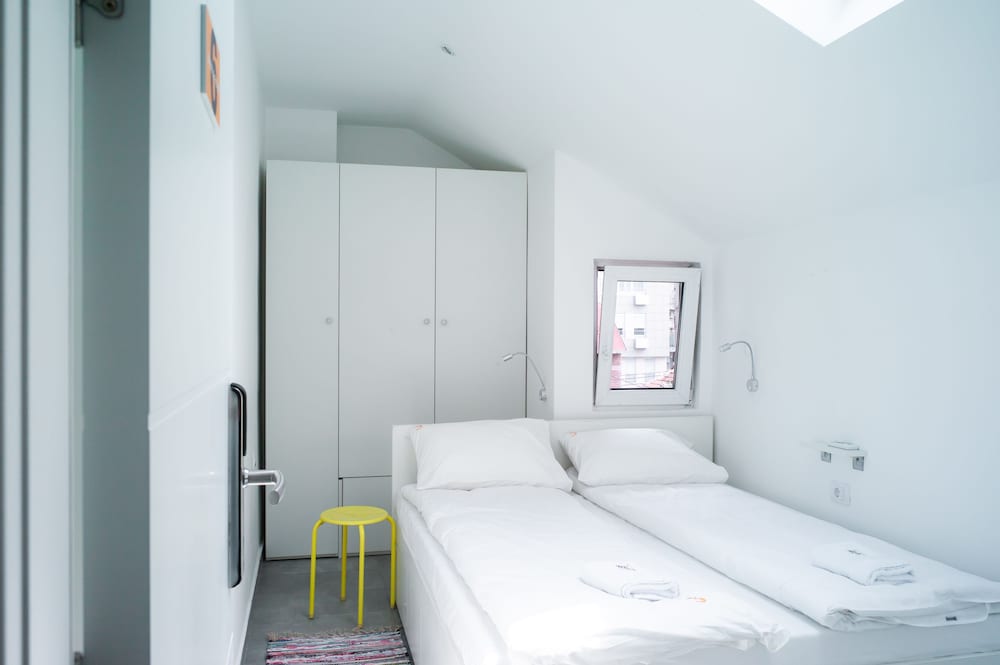 Фото Good People Hostel