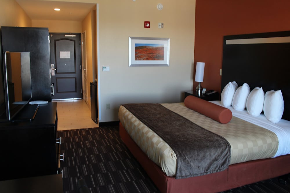 Фото Best Western Plus Desert Poppy Inn