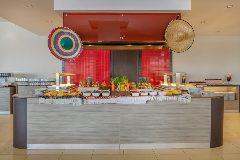 Фото Sol Cosmopolitan Rhodes - All inclusive