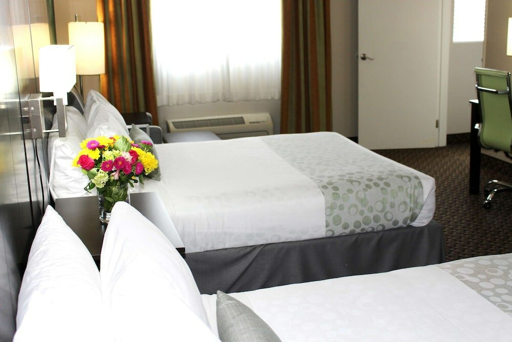 Фото Best Western Plus La Mesa San Diego