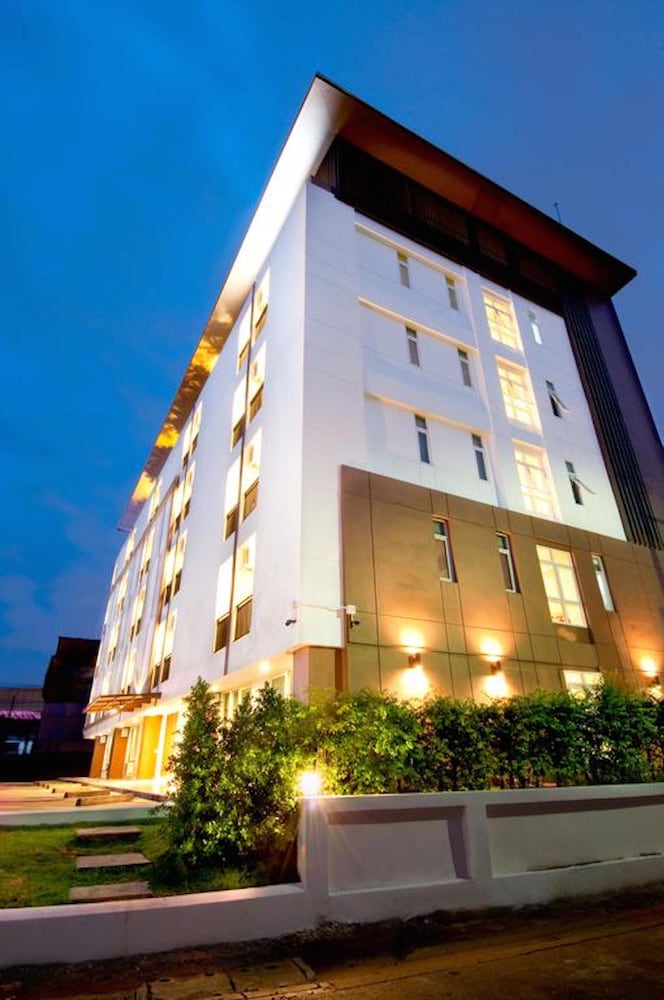 Фото отеля 1